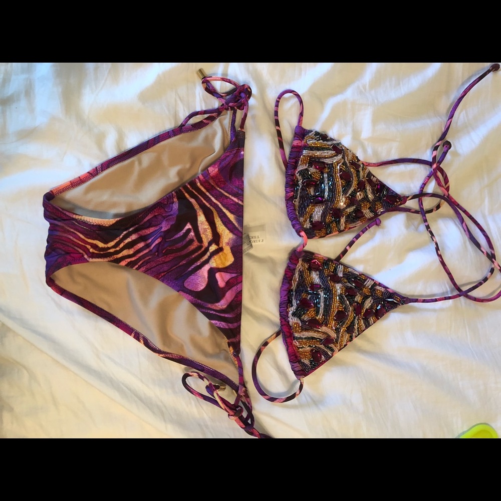 VS SWIMSUIT